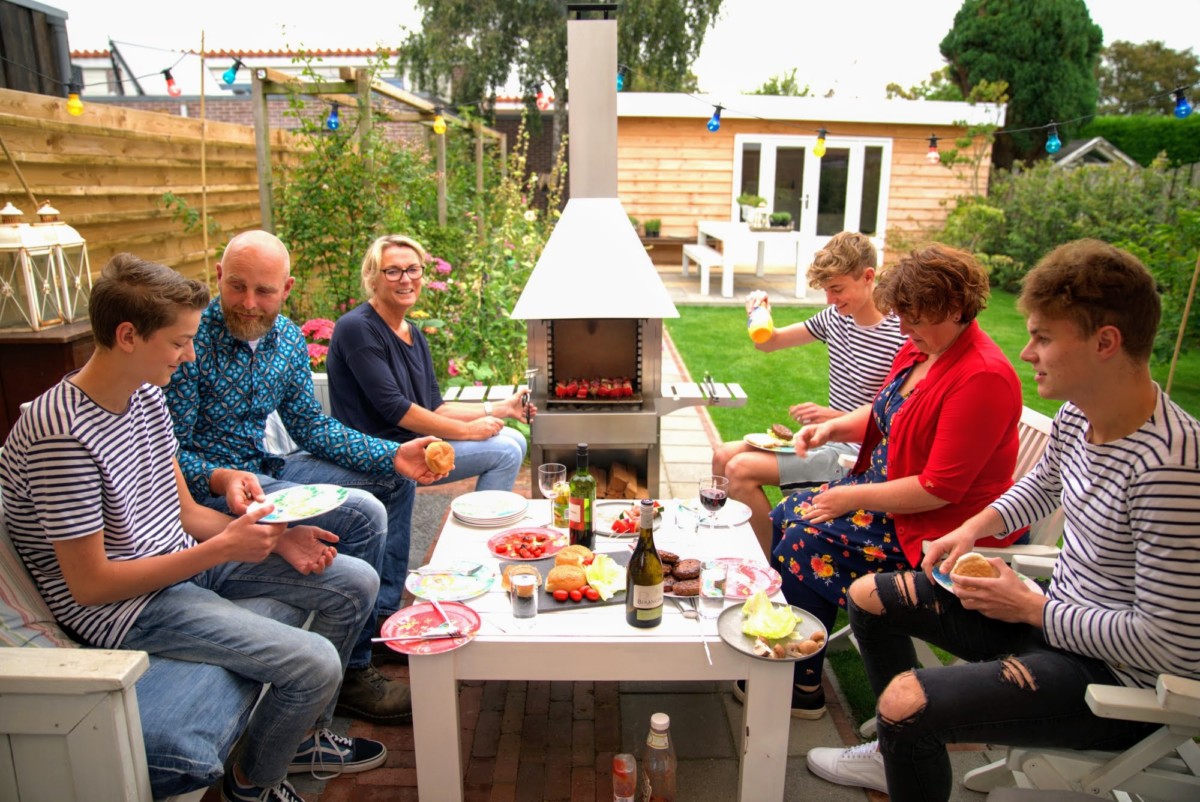 Gezellig rond de barbecue Gezellig rond de barbecue